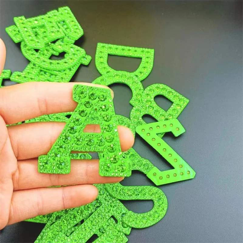 Stras verde litere Patch-uri 3D engleză Patch-uri Pentru Haine de fier Pe Patch engleză Scrisoare Stras Aplicatiile DIY Numele